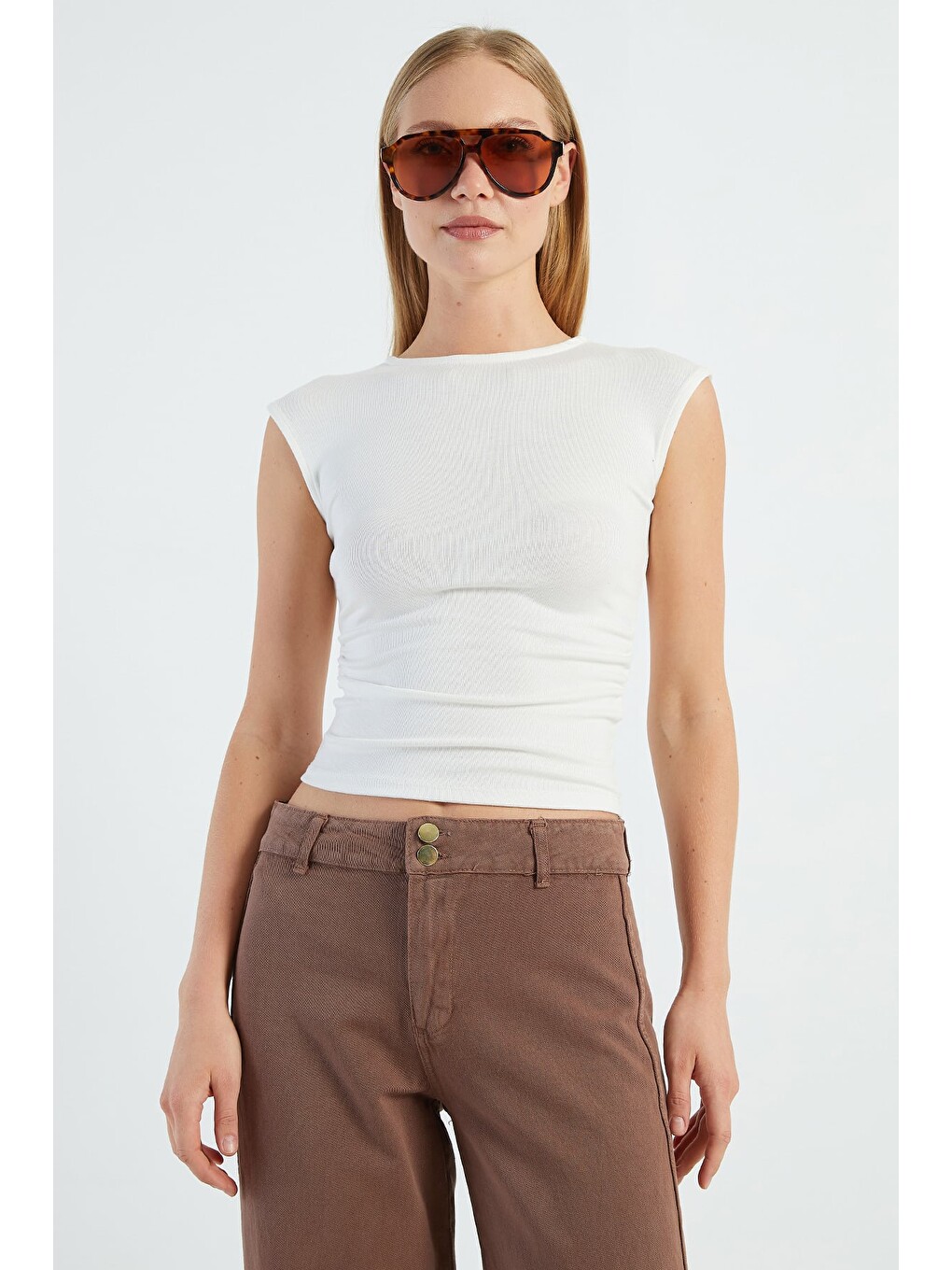 Ekru Yanı Drapeli Slim Fit Bluz-1