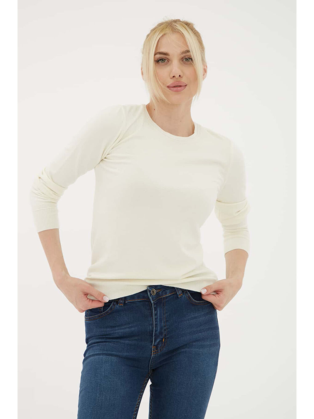 Ekru Regular Fit Bisiklet Yaka Kazak 25K0777K1