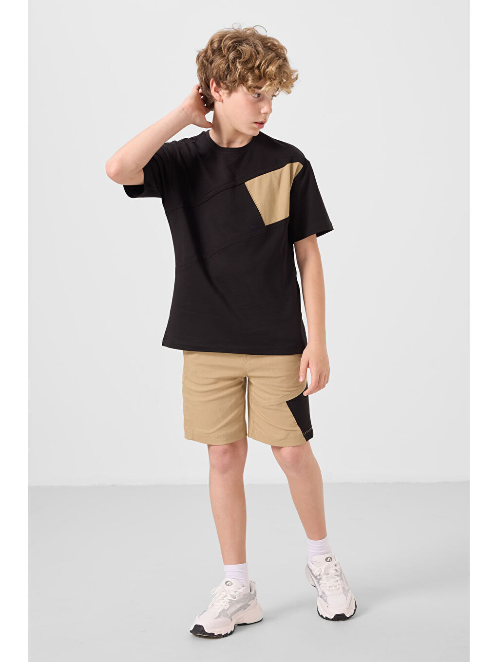 Siyah-Koyu Bej Pamuklu Oversize Fit Dokuma Hafif Esnek Chino Erkek Çocuk Şort Takım - 11275-4