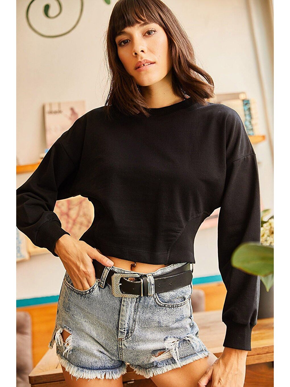 Siyah Yanları Gipeli Crop Sweatshirt