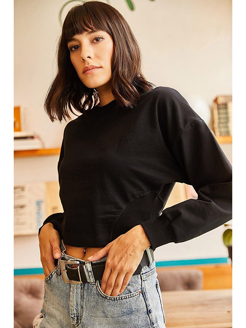 Siyah Yanları Gipeli Crop Sweatshirt-1