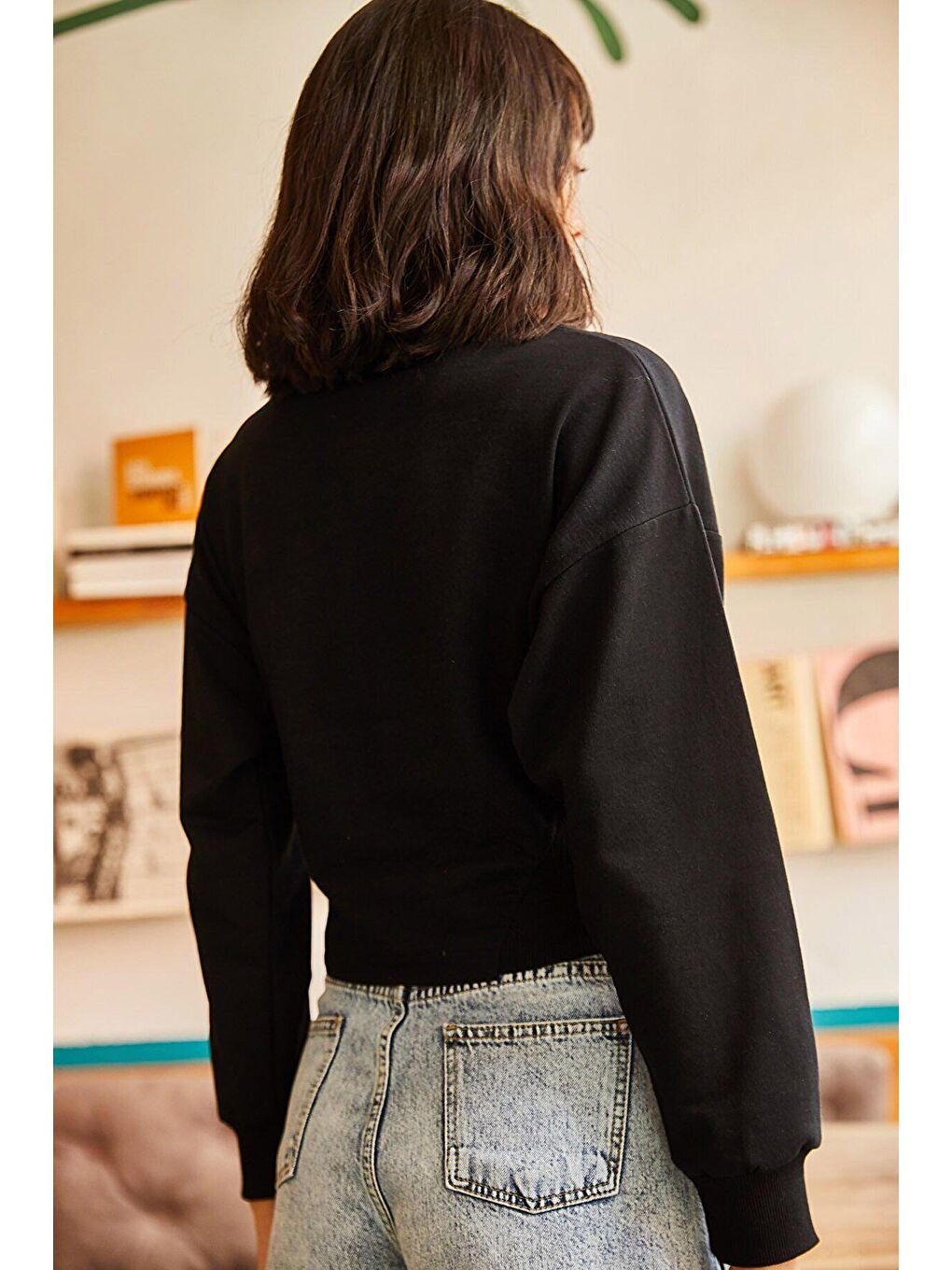 Siyah Yanları Gipeli Crop Sweatshirt-2