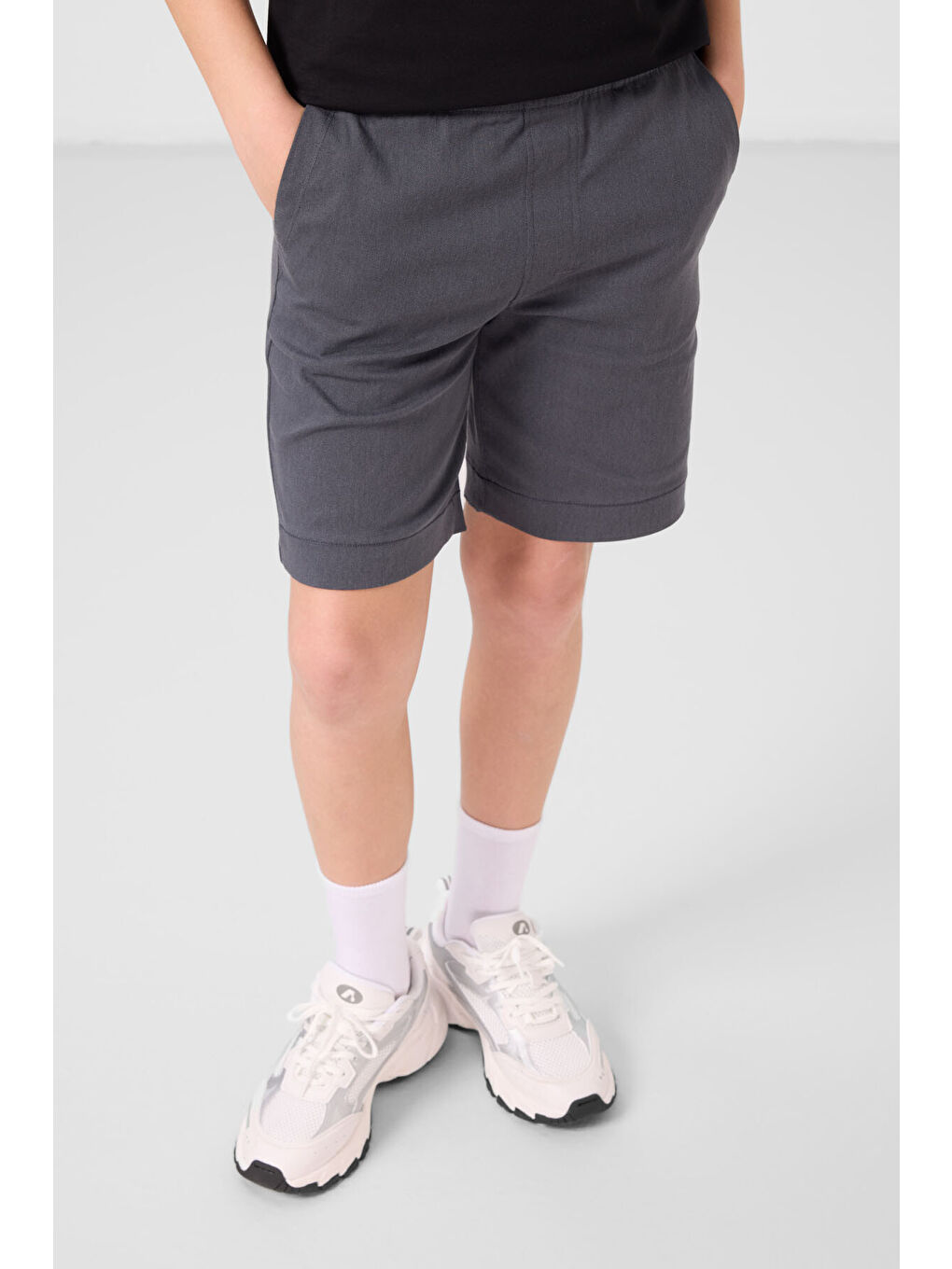 Siyah-Gri Pamuklu Oversize Fit Dokuma Hafif Esnek Chino Erkek Çocuk Şort Takım - 11278-1