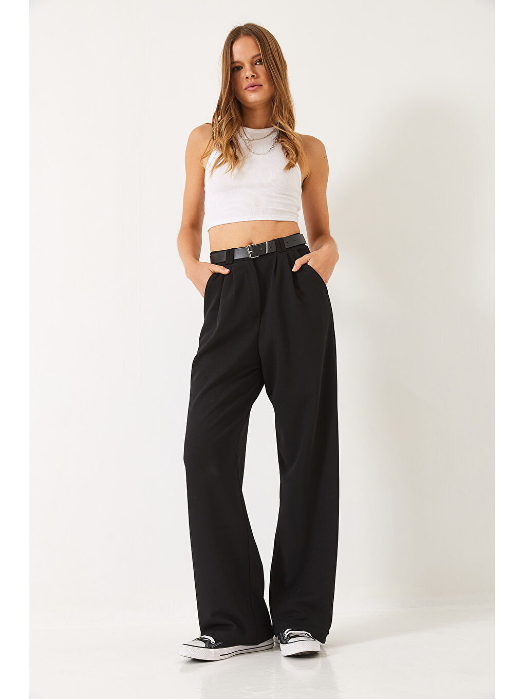 Siyah Kadın Çift Pile Detaylı Kemerli Örme Pantolon-1