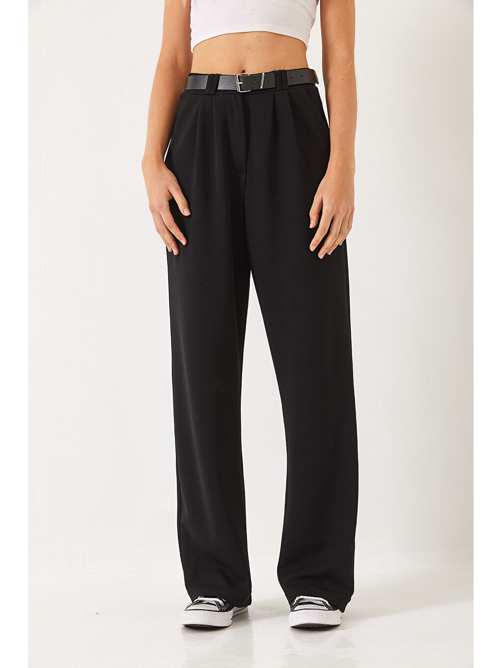 Siyah Kadın Çift Pile Detaylı Kemerli Örme Pantolon-3