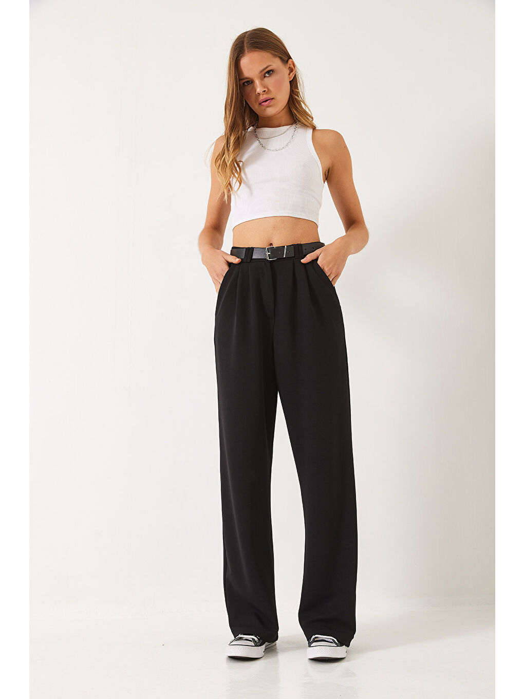 Siyah Kadın Çift Pile Detaylı Kemerli Örme Pantolon-4