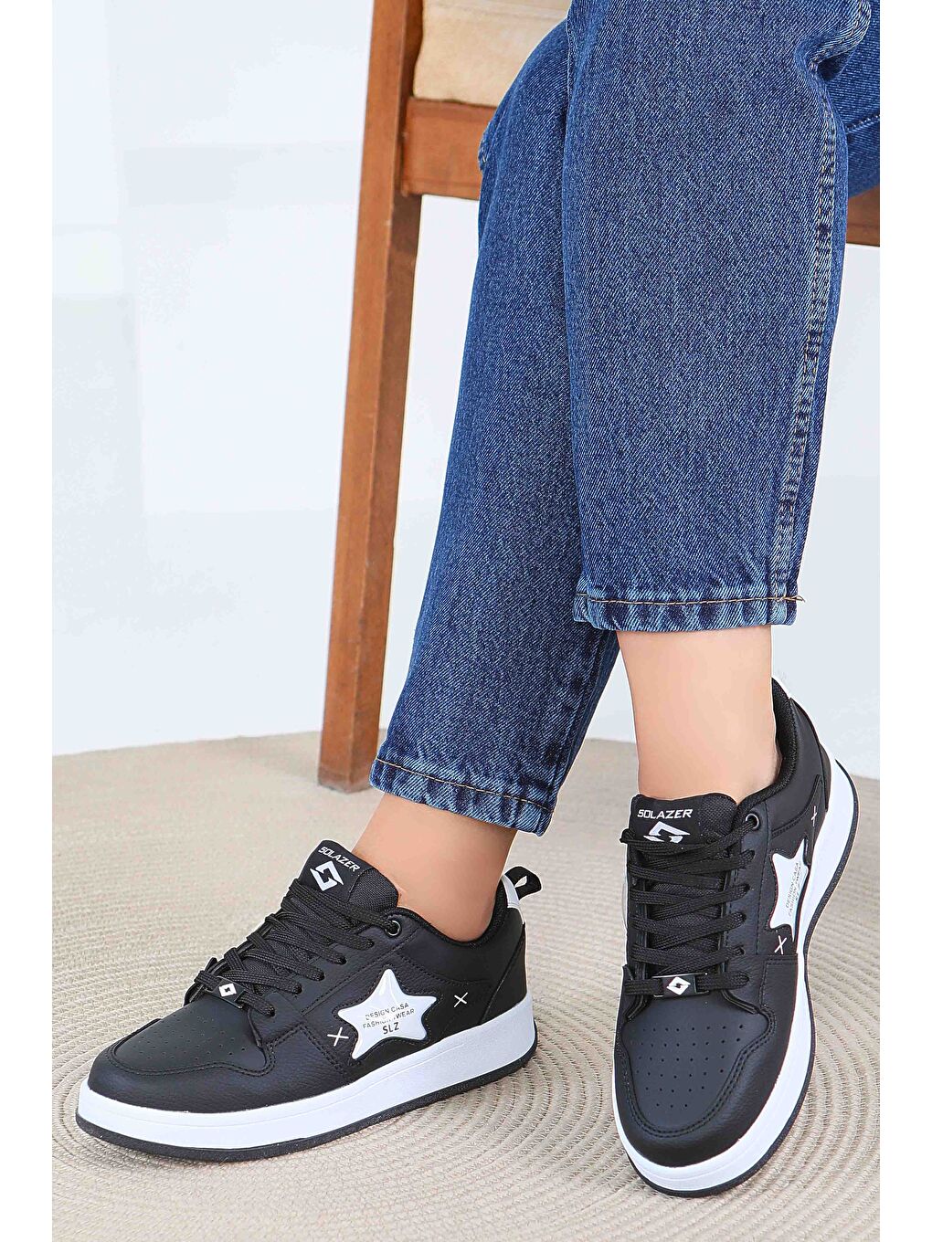 Kadın Siyah Beyaz Spor Ayakkabı - 27560