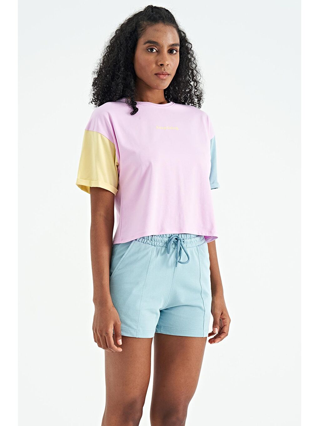 Veryperi Pembe Üç Renk Düşük Omuzlu Oversize Baskılı Crop Kadın T-Shirt - 02266 - 3