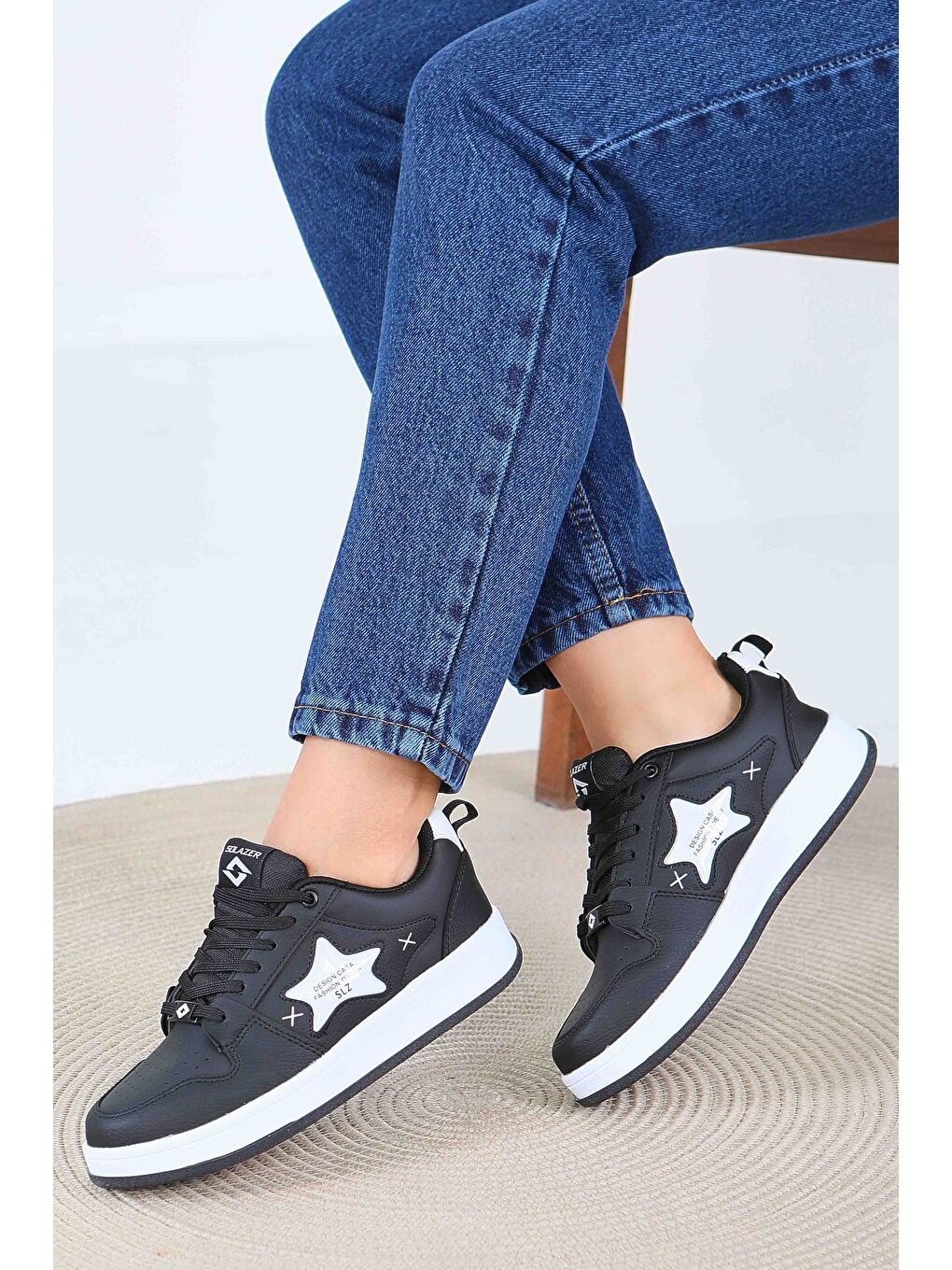 Kadın Siyah Beyaz Spor Ayakkabı - 27560-2