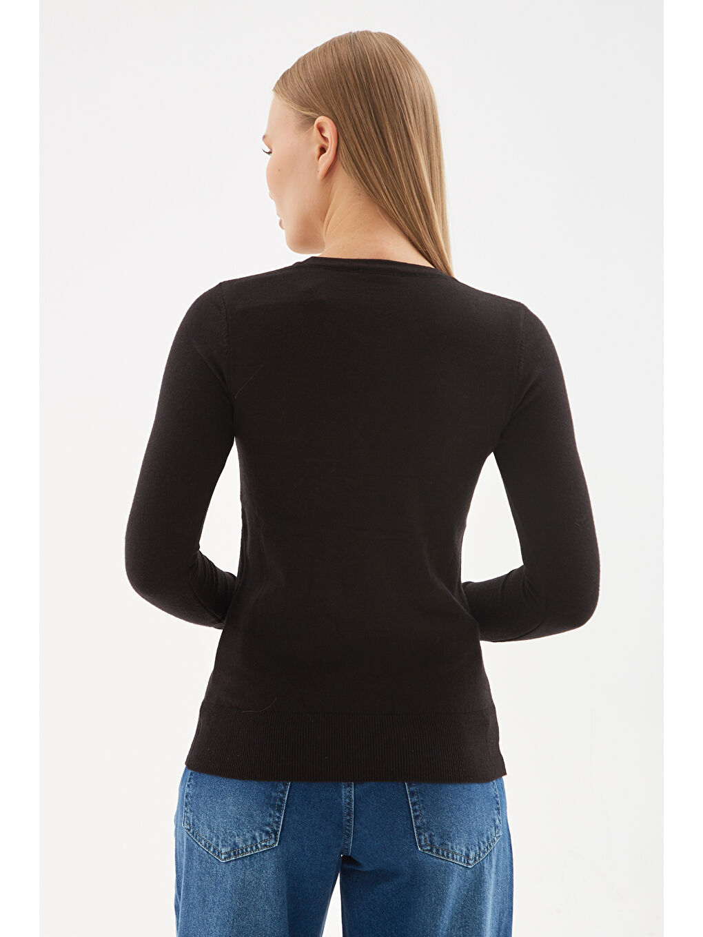 Siyah Regular Fit Bisiklet Yaka Düğme Detaylı Kazak 25K0023K1-4