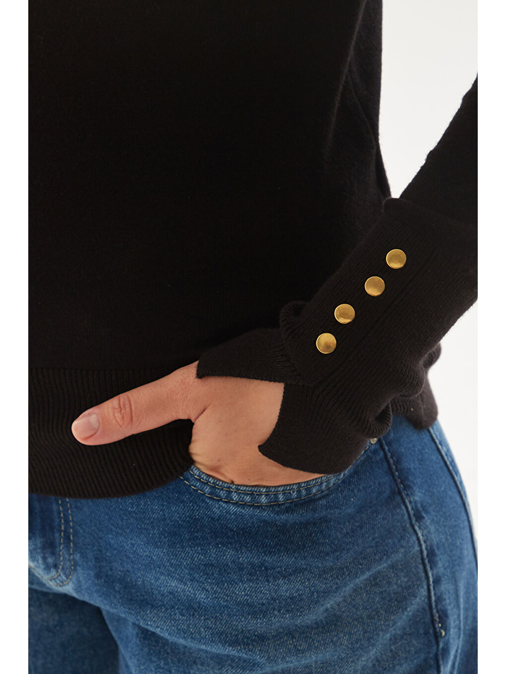 Siyah Regular Fit Bisiklet Yaka Düğme Detaylı Kazak 25K0023K1-5