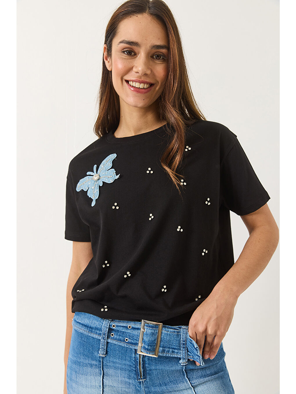Siyah Kadın Kelebek Aksesuarlı Taş İşlemeli Kısa Kollu T-Shirt-1