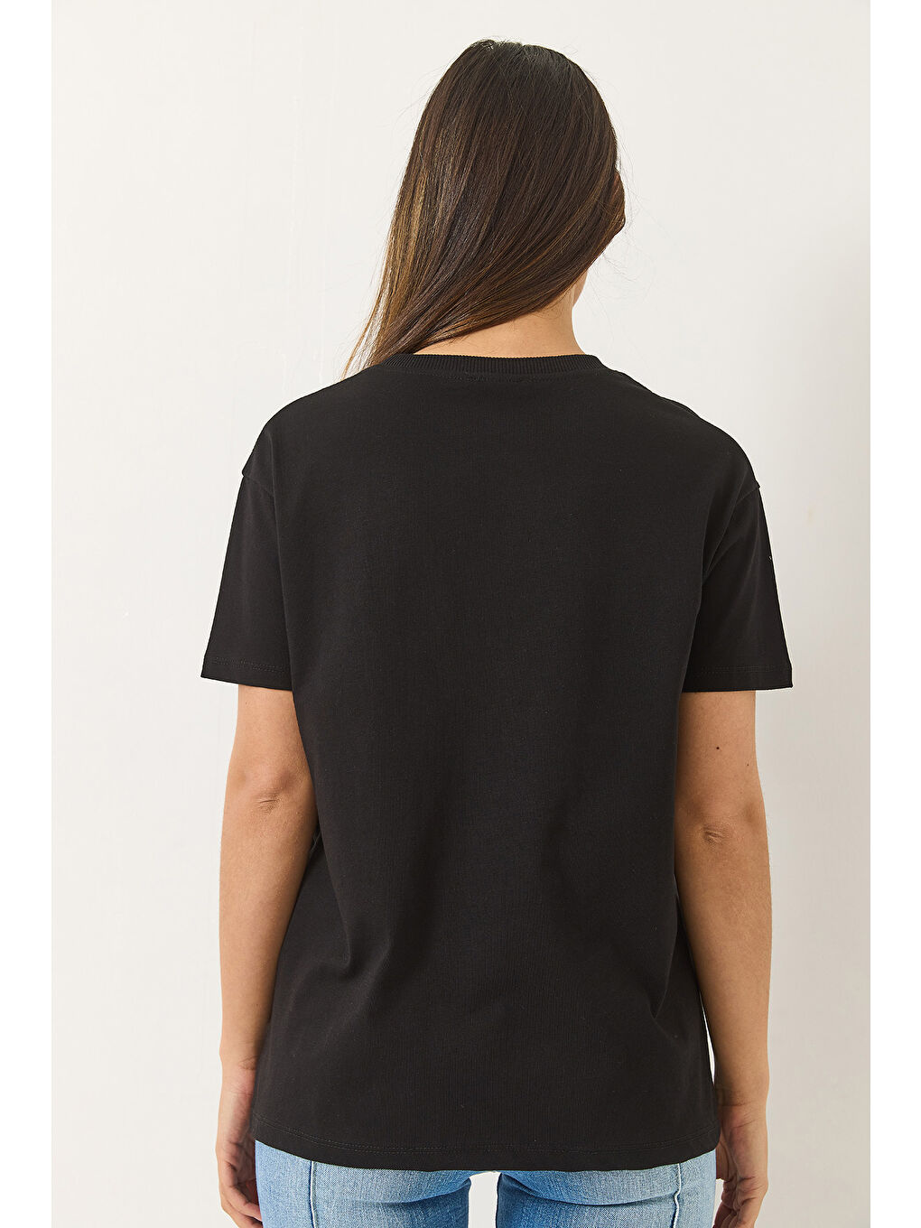 Siyah Kadın Kelebek Aksesuarlı Taş İşlemeli Kısa Kollu T-Shirt-5