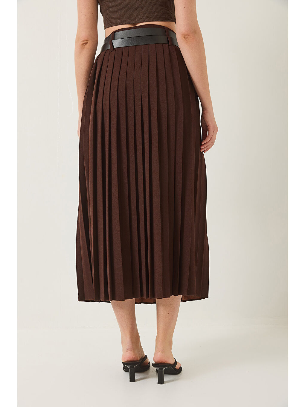 Kahverengi Kadın Çift Kemerli Yırtmaç Detaylı Piliseli Uzun Etek-6