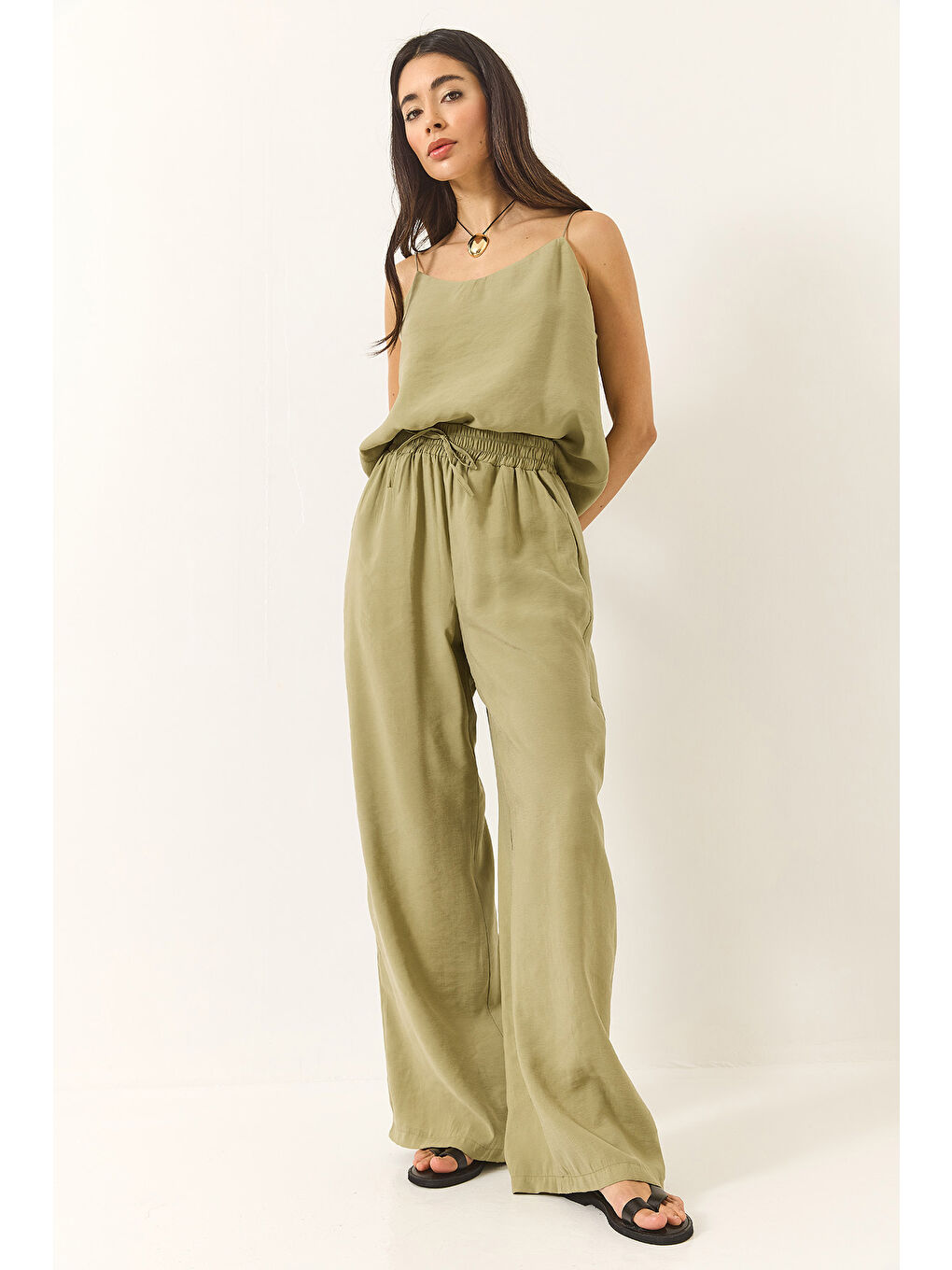 Yeşil Kadın Askılı Dokuma Modal Bluz Pantolon Alt-Üst Takım-2