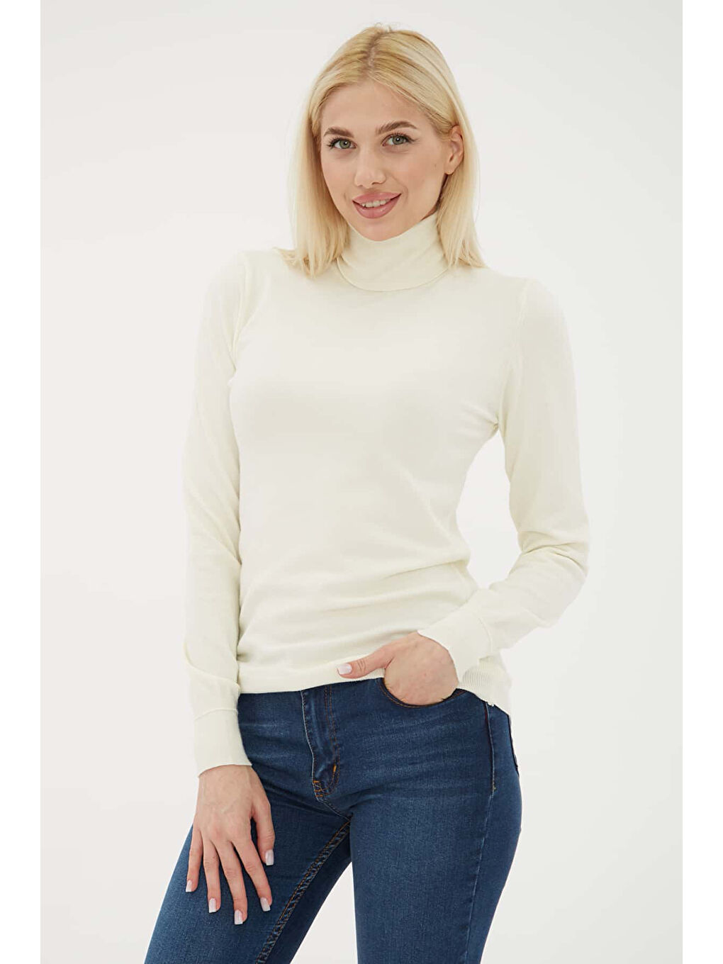 Ekru Regular Fit Balıkçı Yaka Kazak 25K0780K1-1