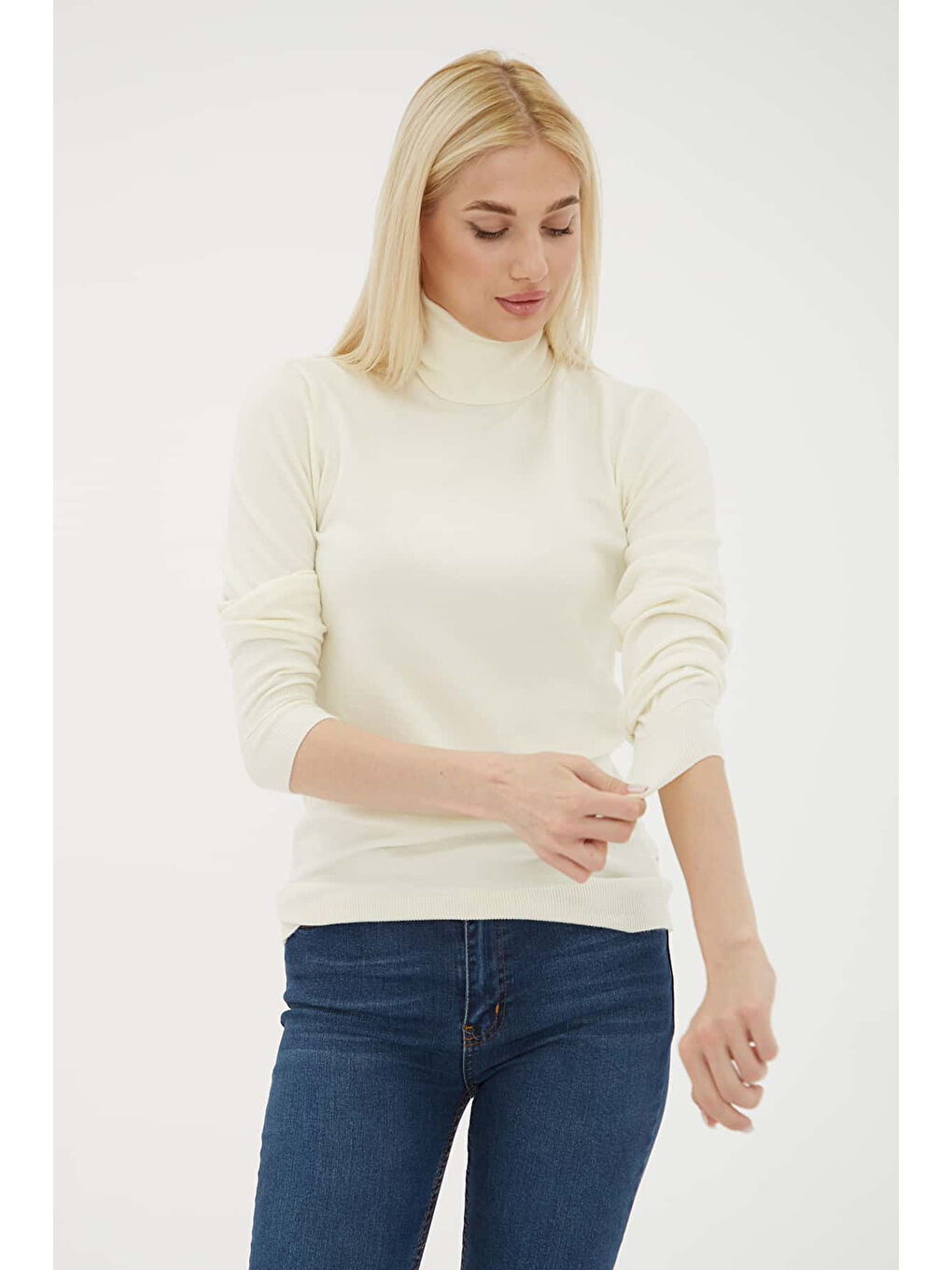 Ekru Regular Fit Balıkçı Yaka Kazak 25K0780K1-2