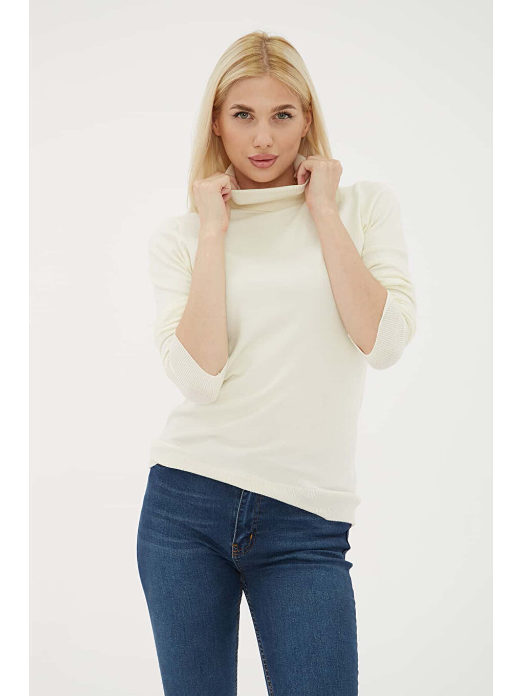 Ekru Regular Fit Balıkçı Yaka Kazak 25K0780K1-3