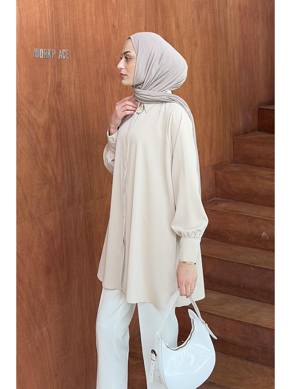 Bej Gizli Düğme Detaylı Tesettür Tunik Taş-1