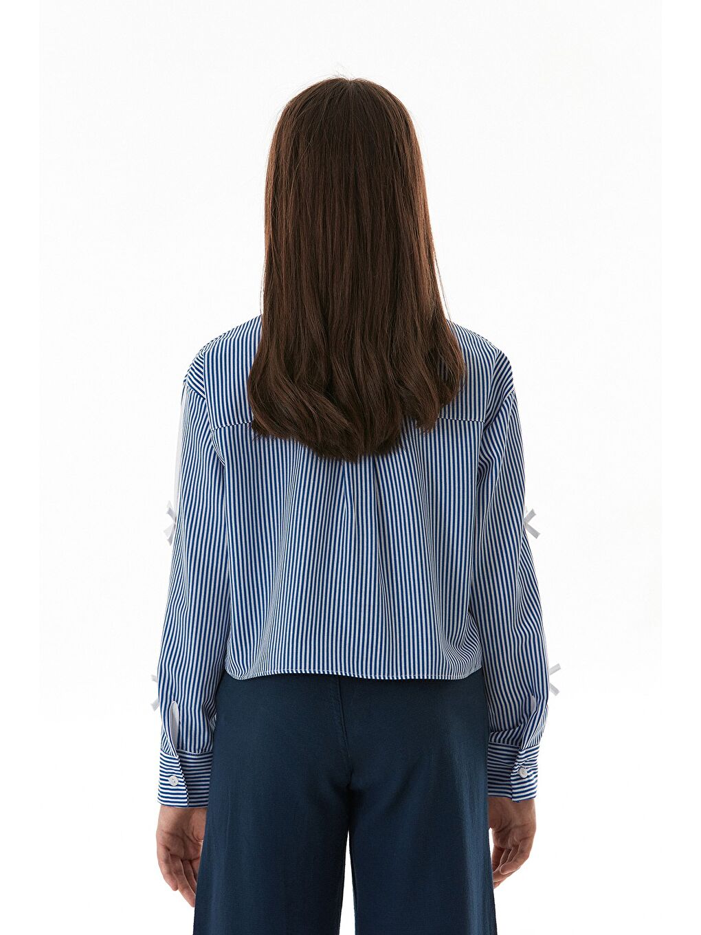 Mavi Çizgili Fiyonk Detaylı Cepli Kız Çocuk Gömlek-4