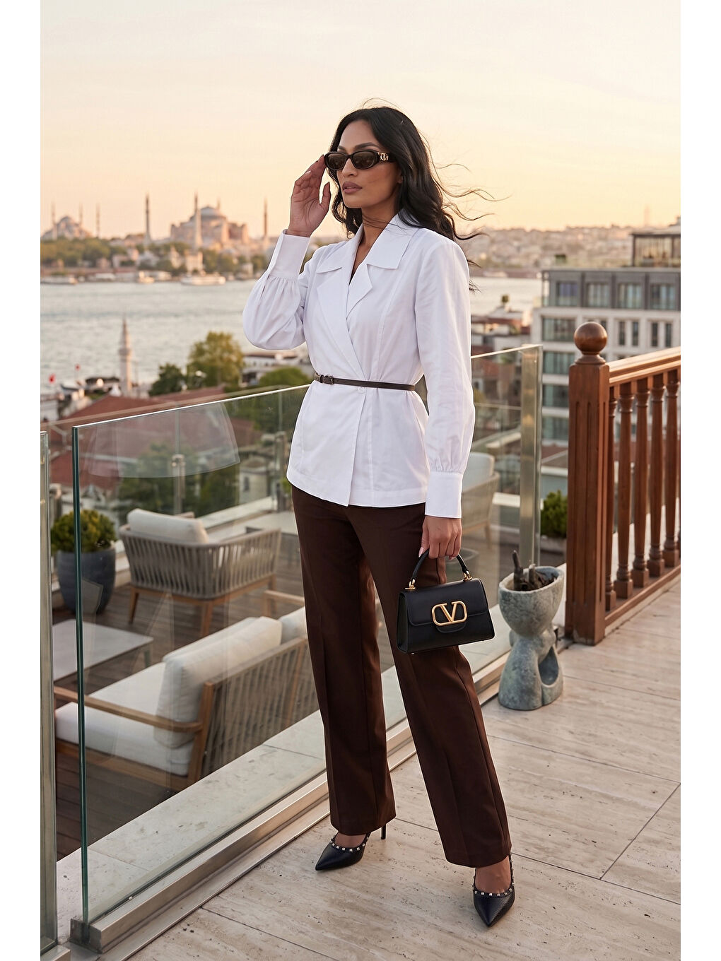 Beyaz Kruvaze Yaka Kemerli Balon Kollu Pamuklu Kadın Gömlek 6835057-1