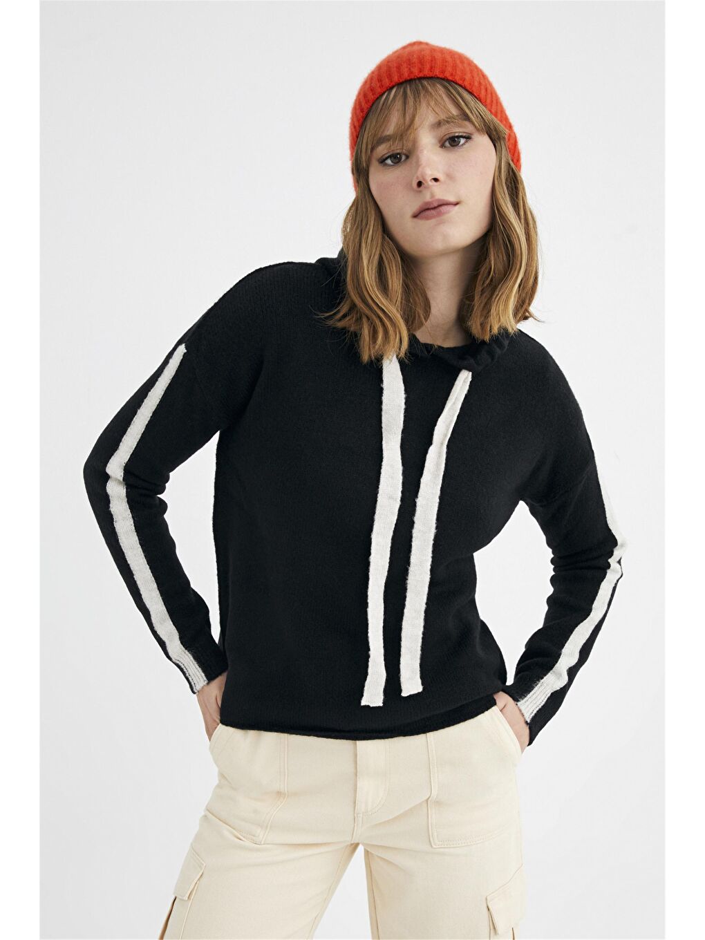 Siyah Kapüşonlu Şerit Detaylı Sweat Kazak-1