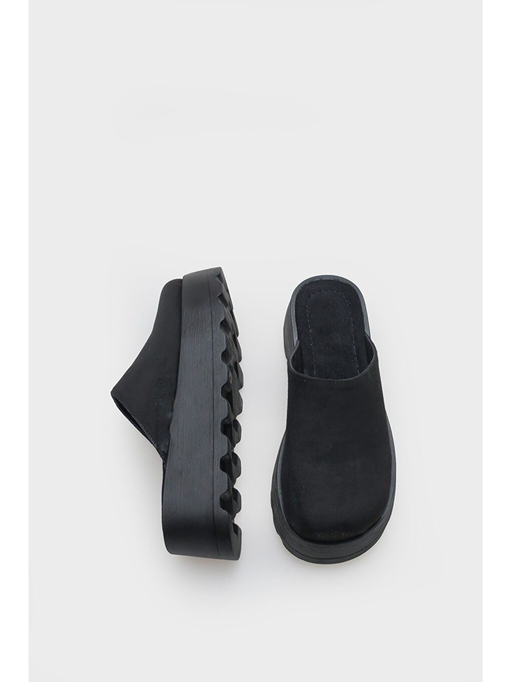 Siyah Marlyn Kürklü Süet Görünümlü Kadın Sabo-4