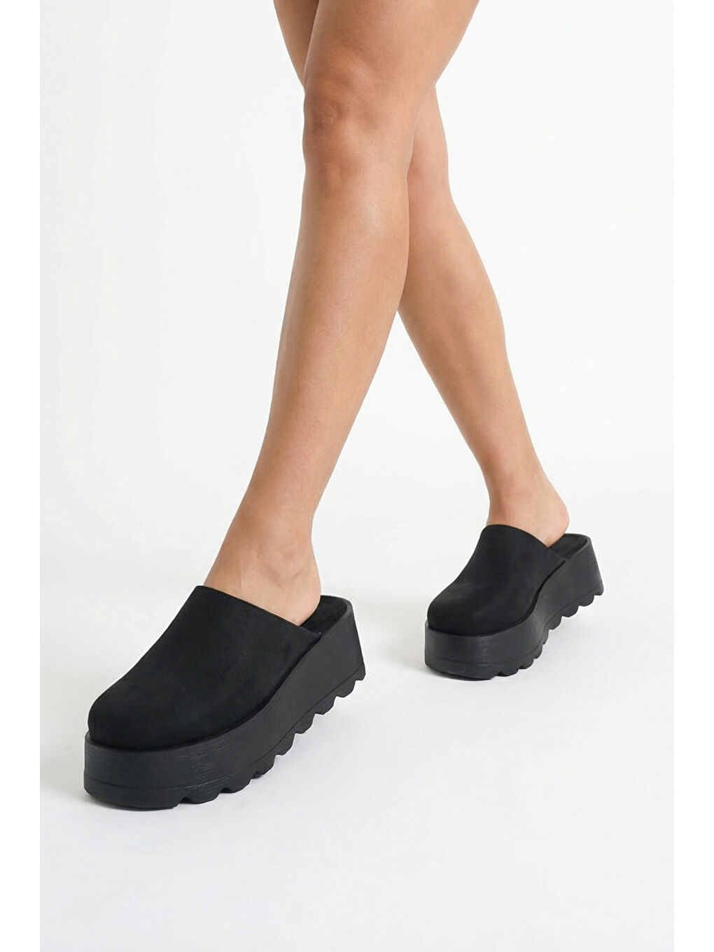 Siyah Marlyn Kürklü Süet Görünümlü Kadın Sabo-6