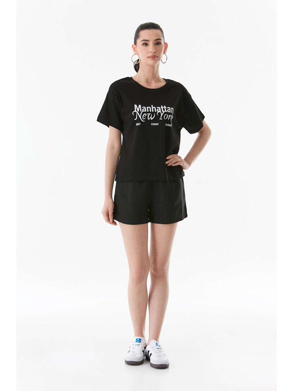 Siyah Manhattan New York Baskılı Bisiklet Yaka Tişört-1