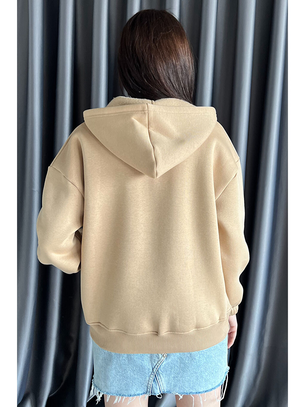 Ekru Kadın Şardonlu Kanguru Cepli Düğme Detaylı Sweatshirt-3