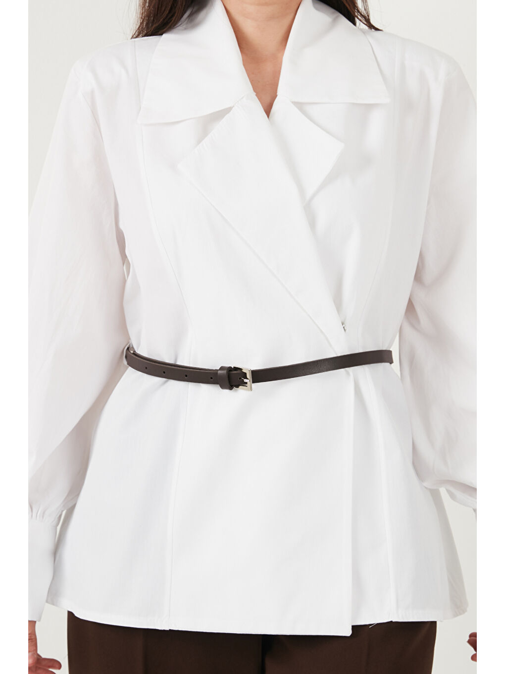 Beyaz Kruvaze Yaka Kemerli Balon Kollu Pamuklu Kadın Gömlek 6835057-5