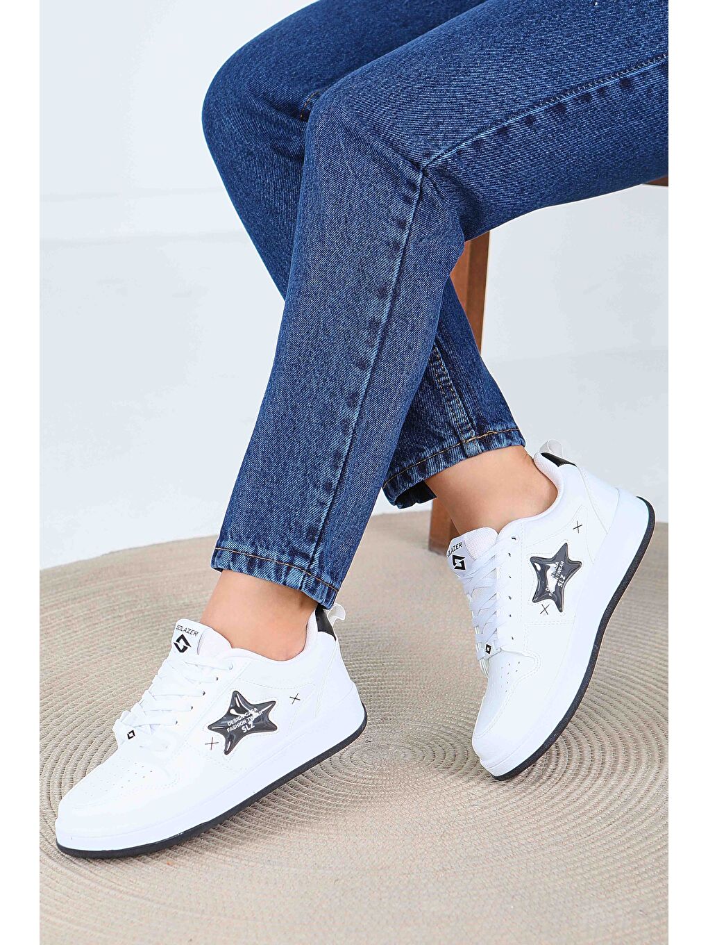 Kadın Beyaz Siyah Spor Ayakkabı - 27560