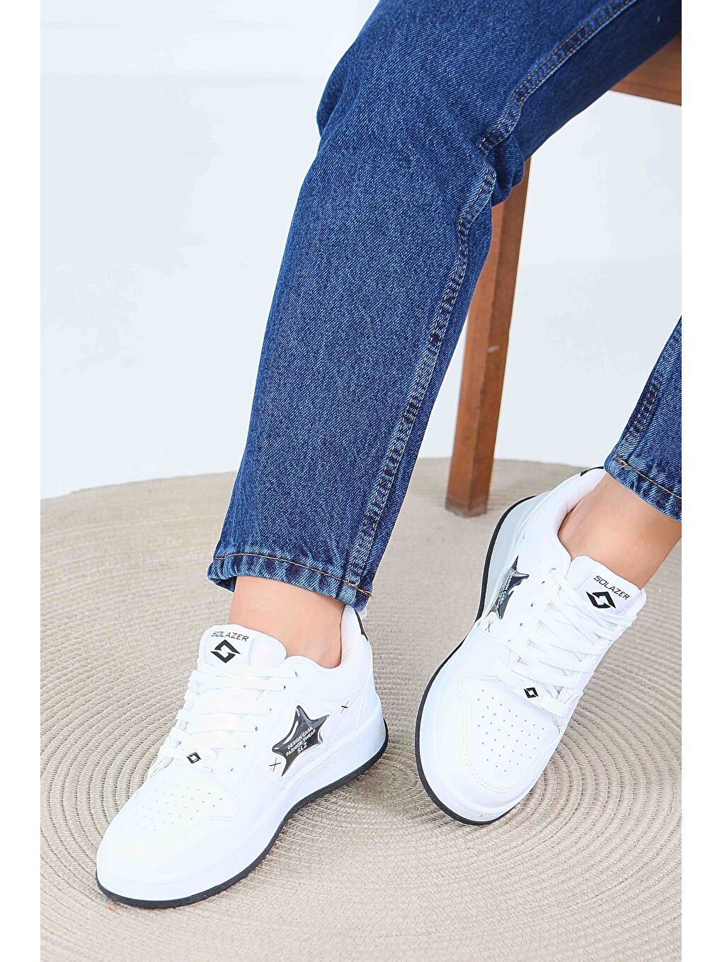 Kadın Beyaz Siyah Spor Ayakkabı - 27560-1