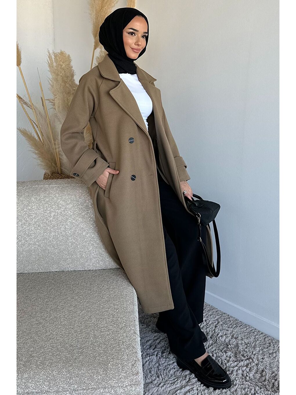Bej Kendinden Desenli Bel Kuşaklı Tesettür Kaban