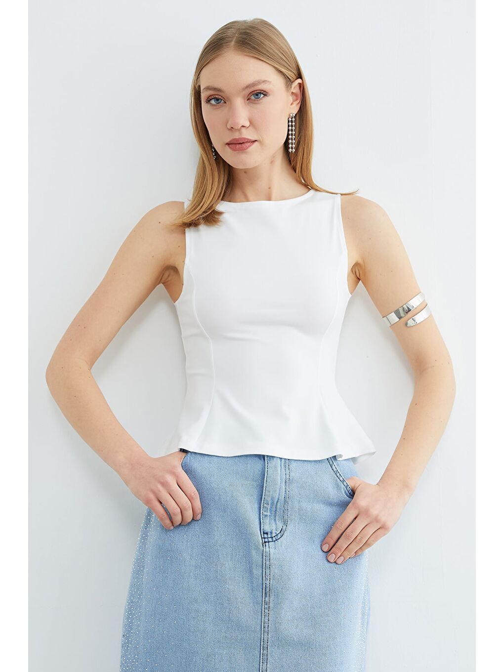 Beyaz Bisiklet Yaka Peplum Bluz