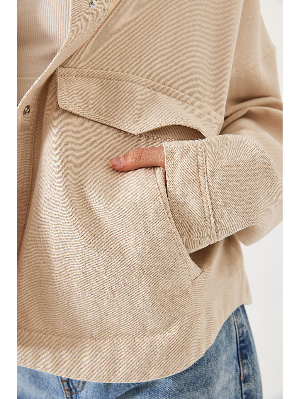 Bej Kadın Dört Cepli Çıtçıt Kapamalı Gabardin Mevsimlik Ceket-3