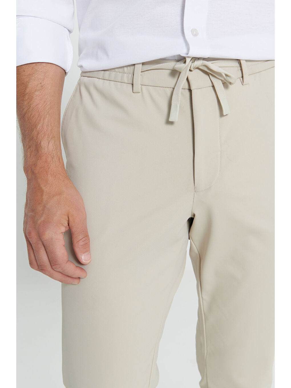 Erkek Bej Slim Fit Dar Kesim Beli Bağlamalı Esnek Pantolon-3