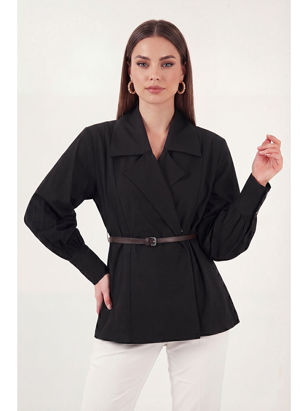 Siyah Kruvaze Yaka Kemerli Balon Kollu Pamuklu Kadın Gömlek 6835057-1