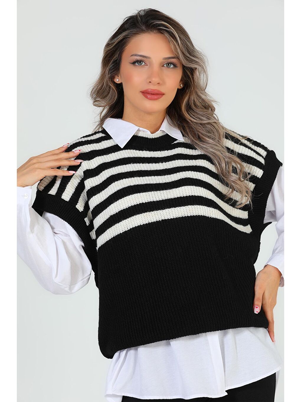 Siyah Kadın Çizgili Triko Süveter