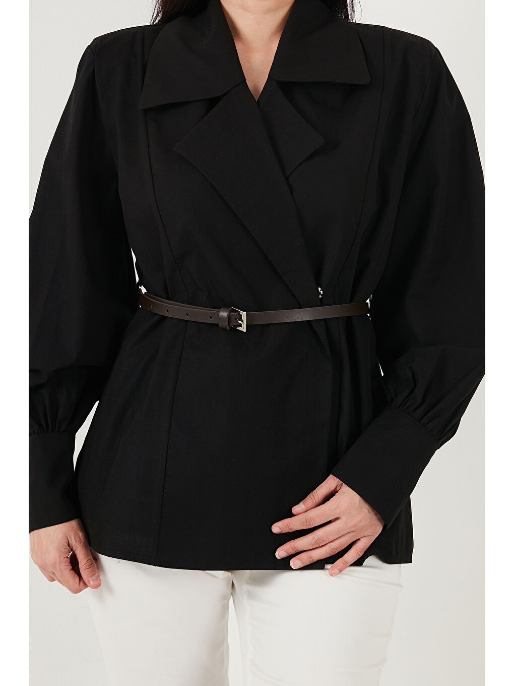 Siyah Kruvaze Yaka Kemerli Balon Kollu Pamuklu Kadın Gömlek 6835057-5