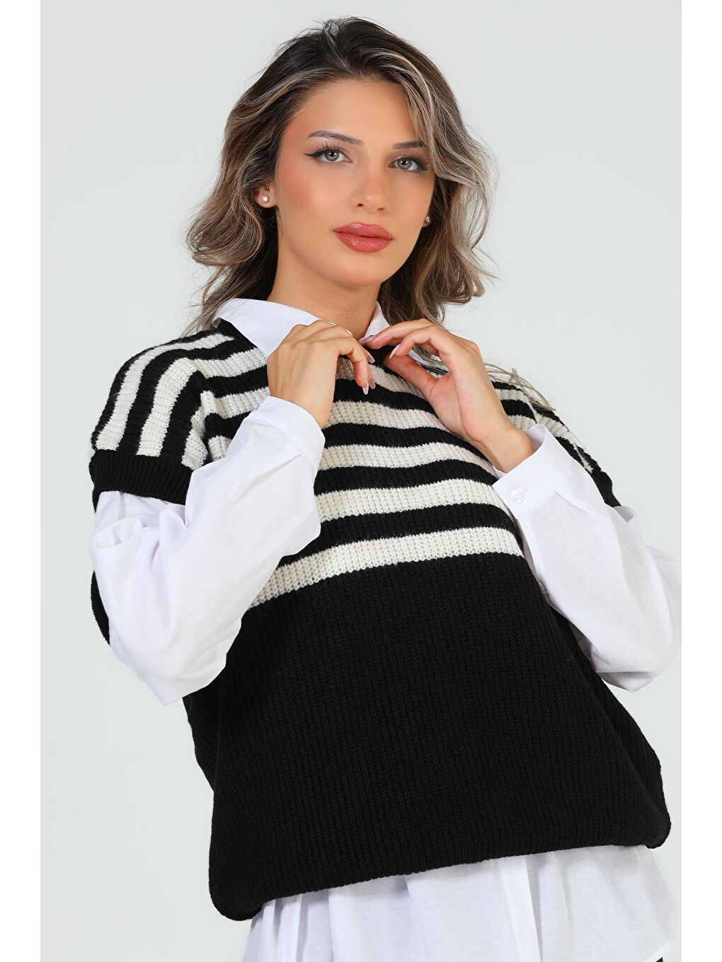 Siyah Kadın Çizgili Triko Süveter-2