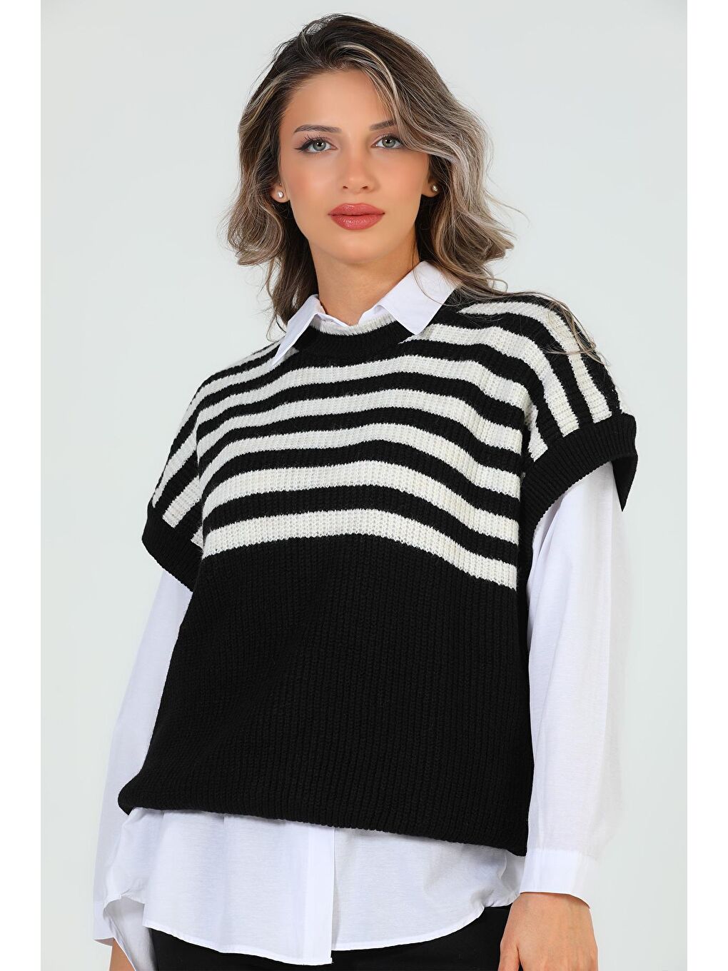 Siyah Kadın Çizgili Triko Süveter-3