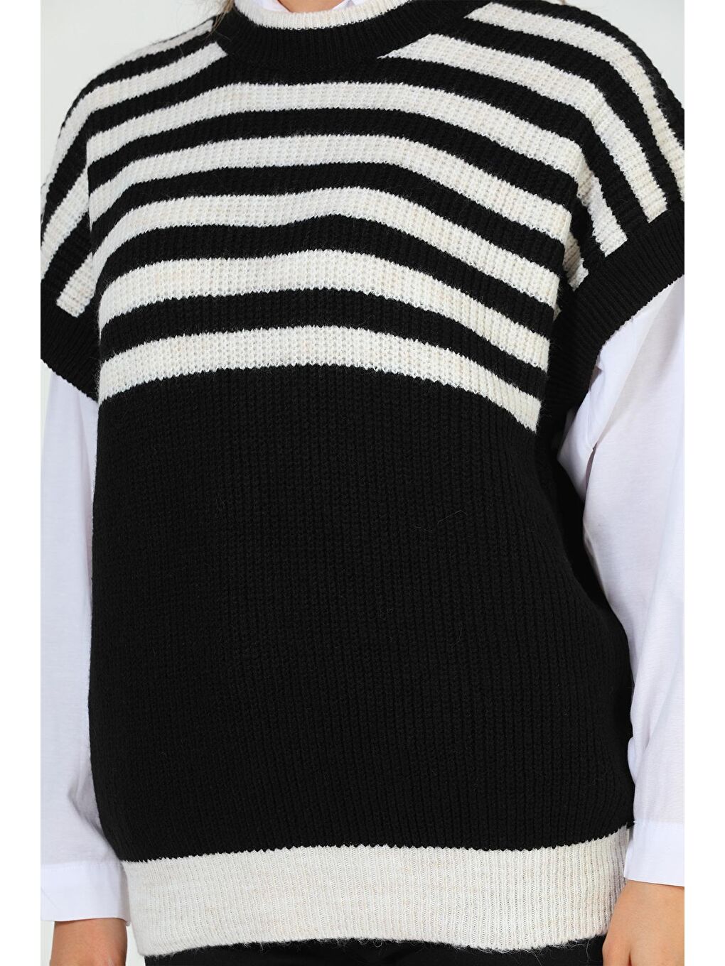 Siyah Kadın Çizgili Triko Süveter-5