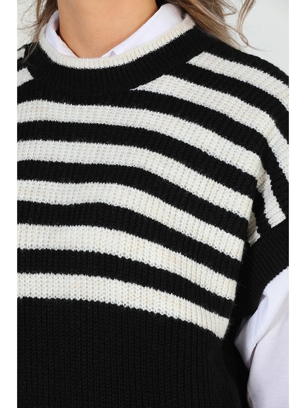 Siyah Kadın Çizgili Triko Süveter-6