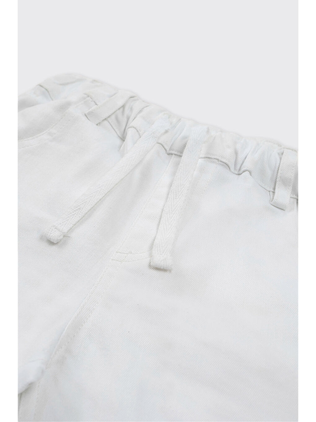 Erkek Bebek Beyaz Beli Lastikli Şort-2