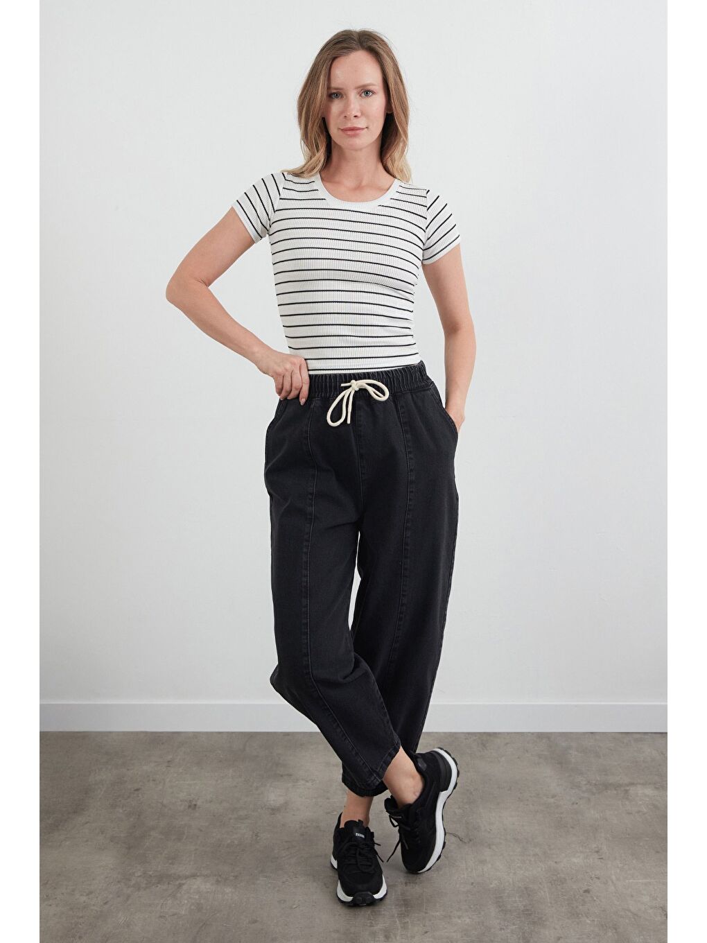 Siyah Basic Çizgili Fitilli Tişört-1