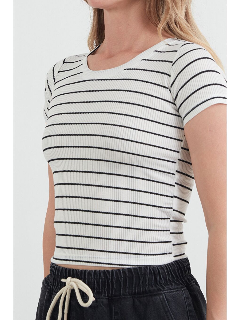 Siyah Basic Çizgili Fitilli Tişört-4