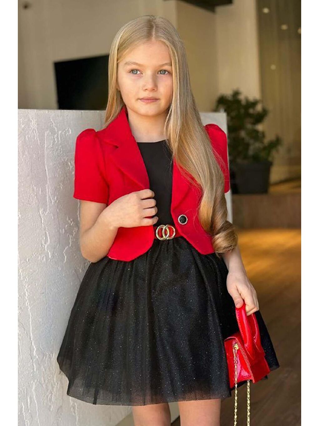 Siyah Kız Çocuk Blazer Ceketli, Üzeri Saten Eteği Astarlı ve Simli Kolsuz Elbise-1