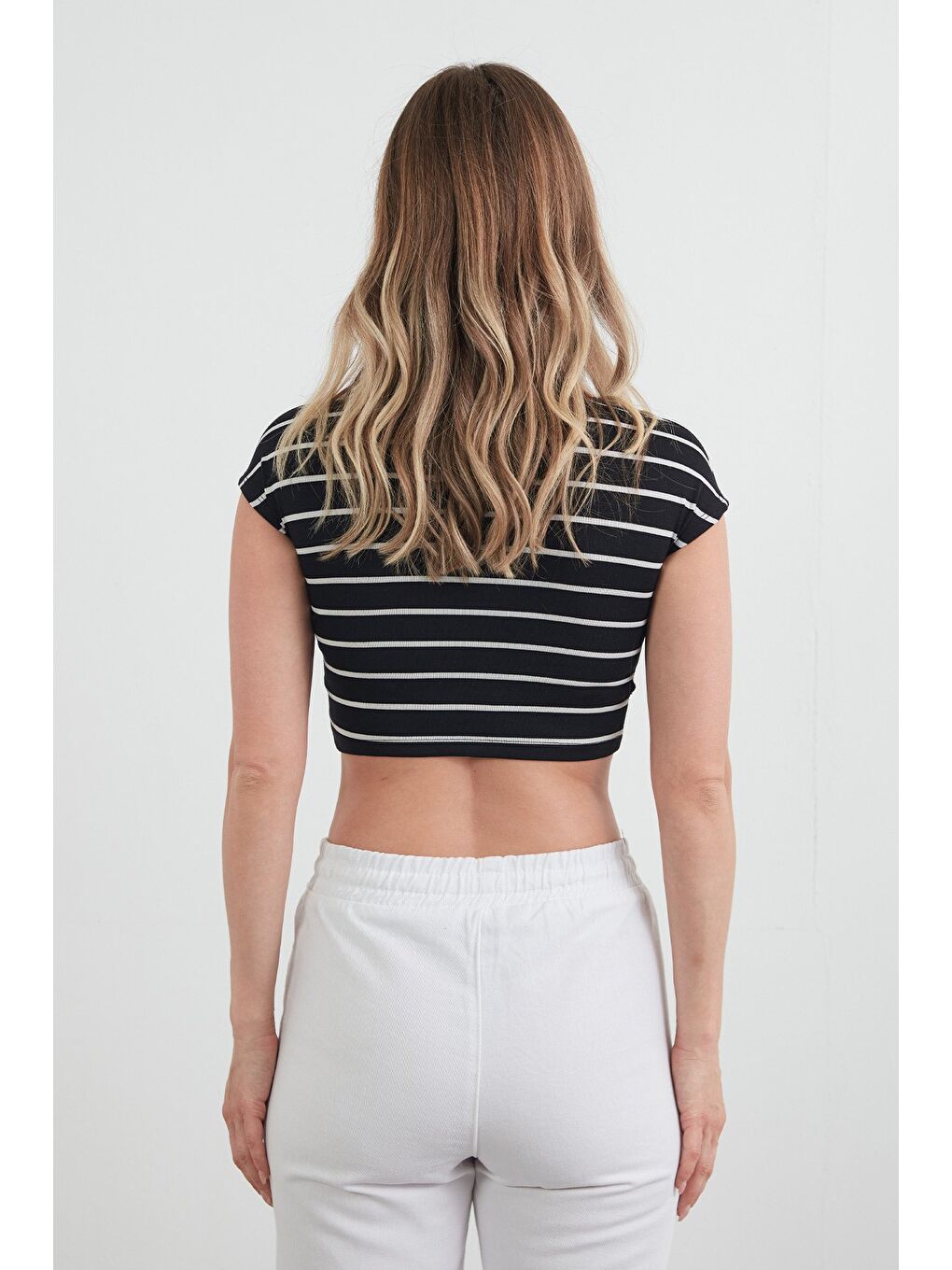 Siyah Basic Çizgili Crop Tişört-3