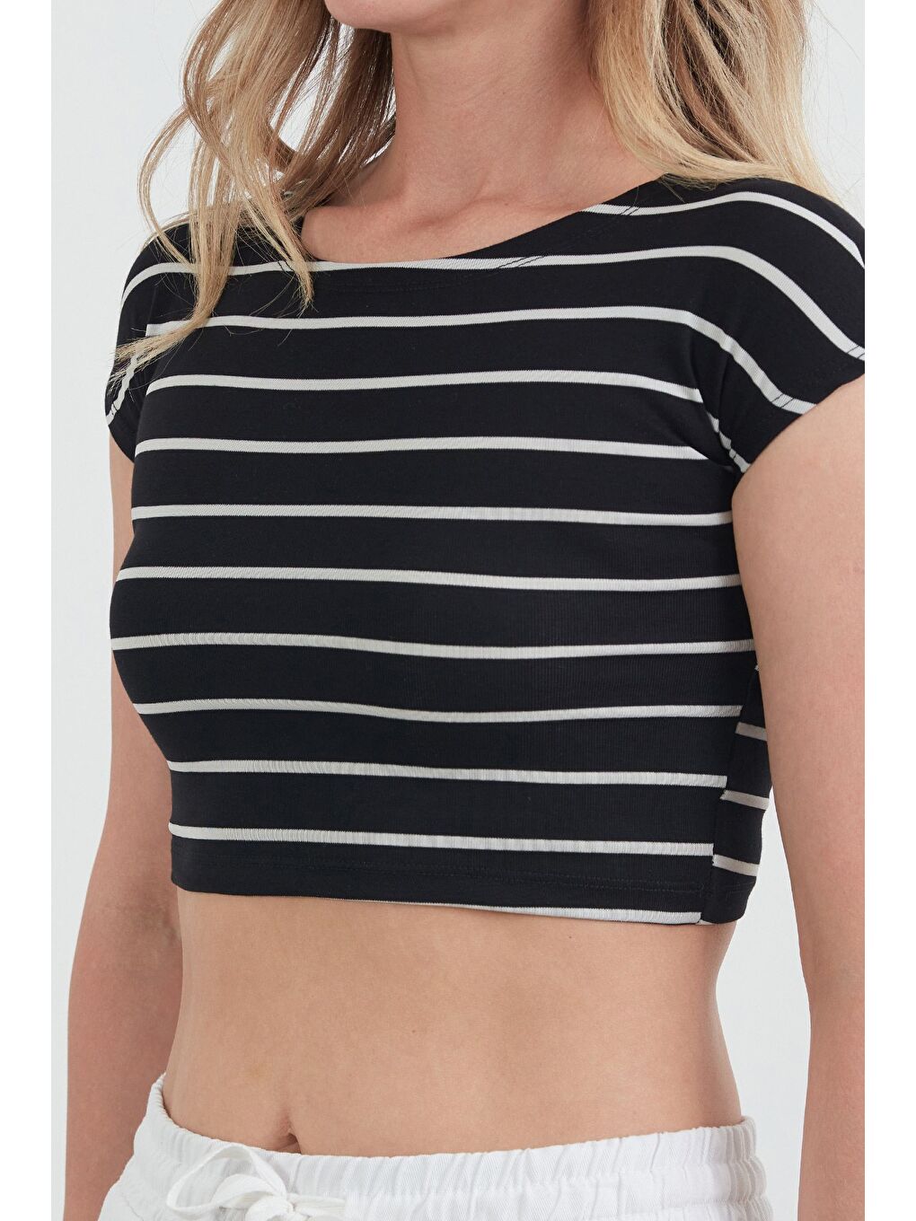 Siyah Basic Çizgili Crop Tişört-4